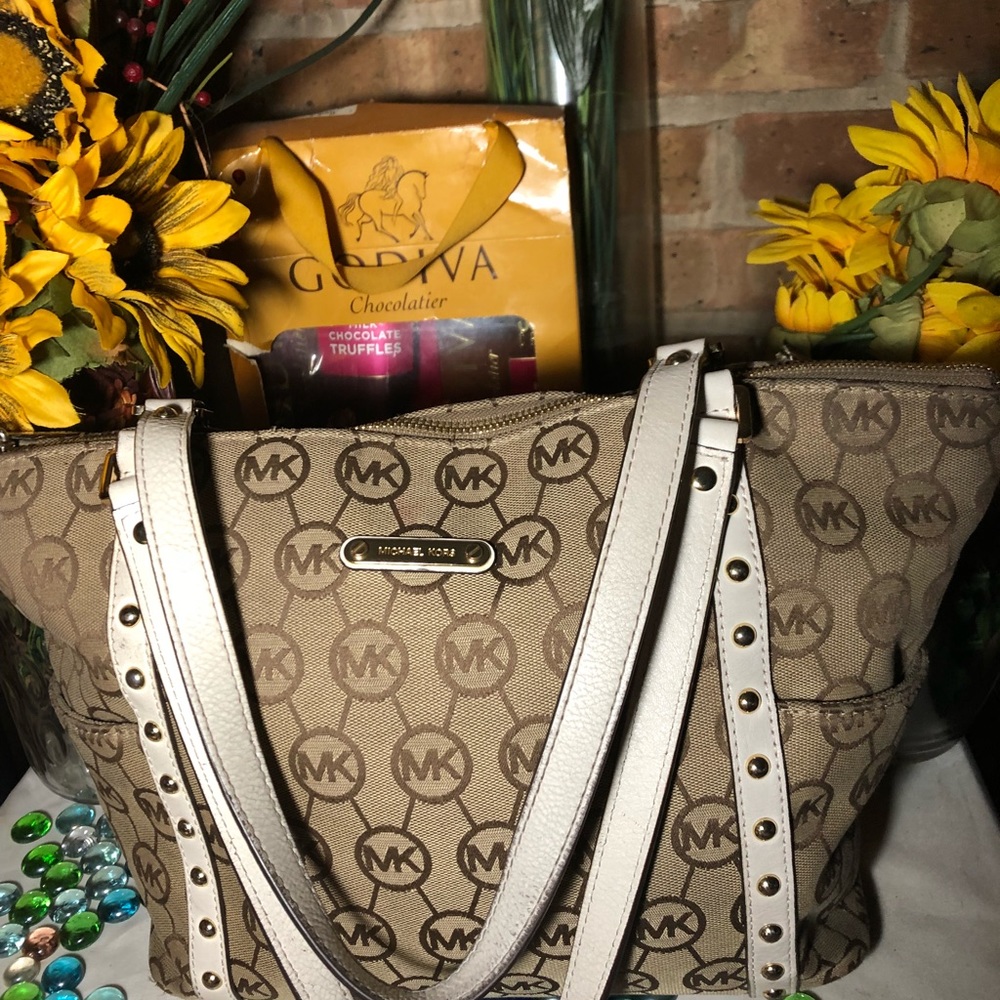 Michael Kors Bag - Picture 2 of 8